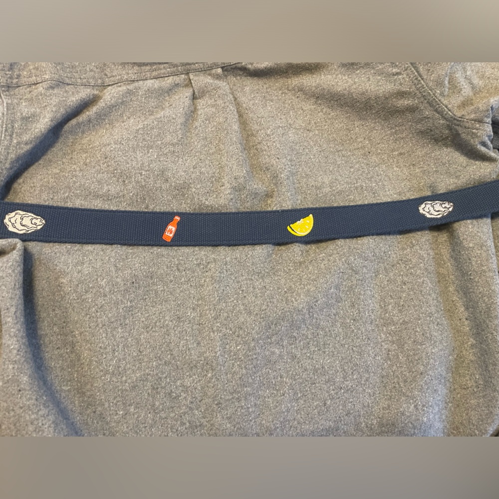 VINEYARD VINES
Oyster Club Belt Size 32